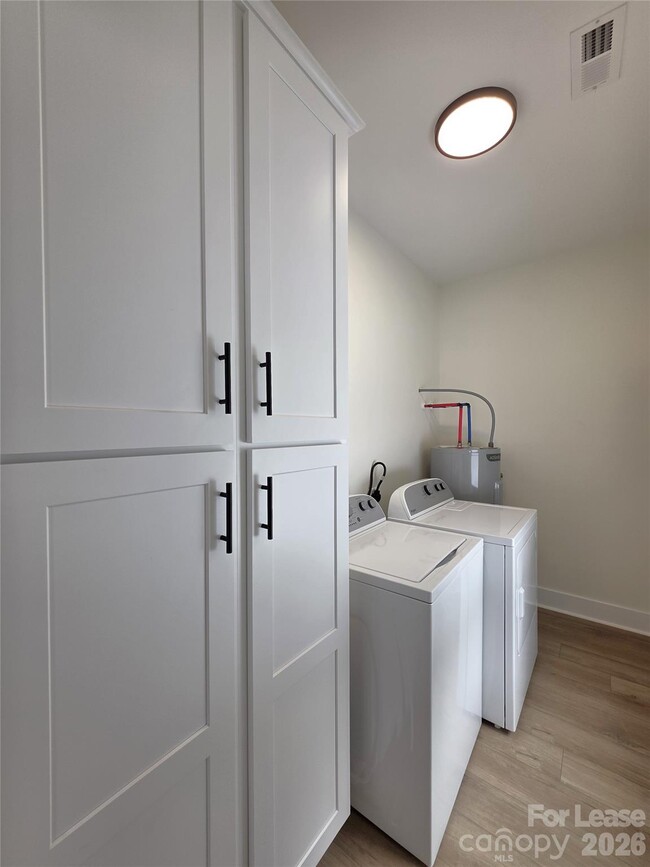 Building Photo - 126 Heath St