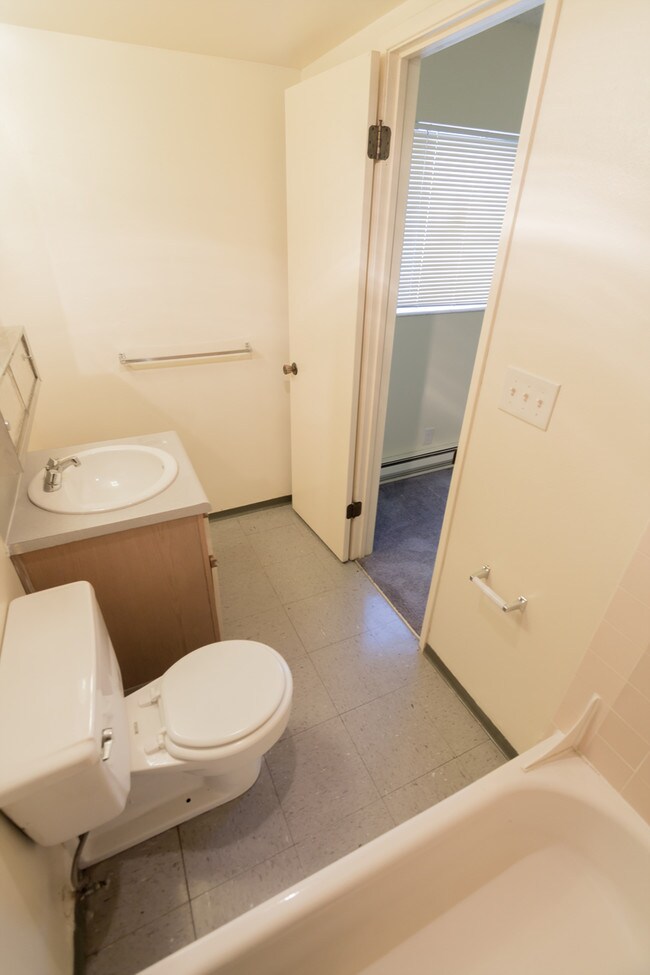 Building Photo - 4131 11th Ave NE