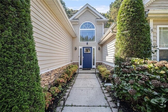 Building Photo - Beautiful Open Ranch Home in Reid Plantation Community!