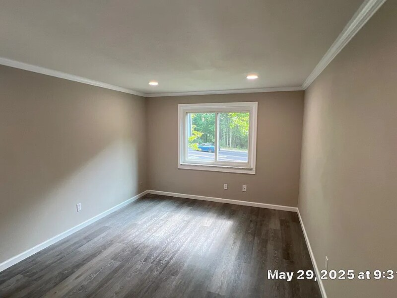 Building Photo - 1226 E Maywood Ave