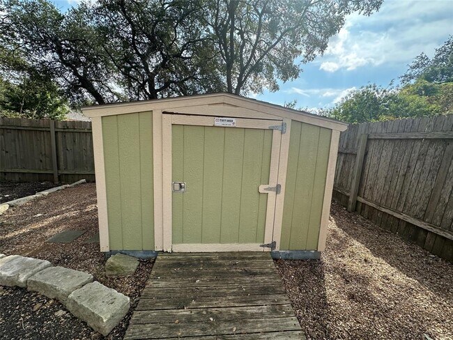 Building Photo - 3309 Blue Ridge Dr