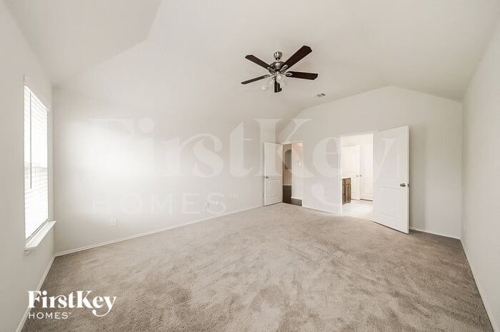 Building Photo - 2552 Silver Fox Trl