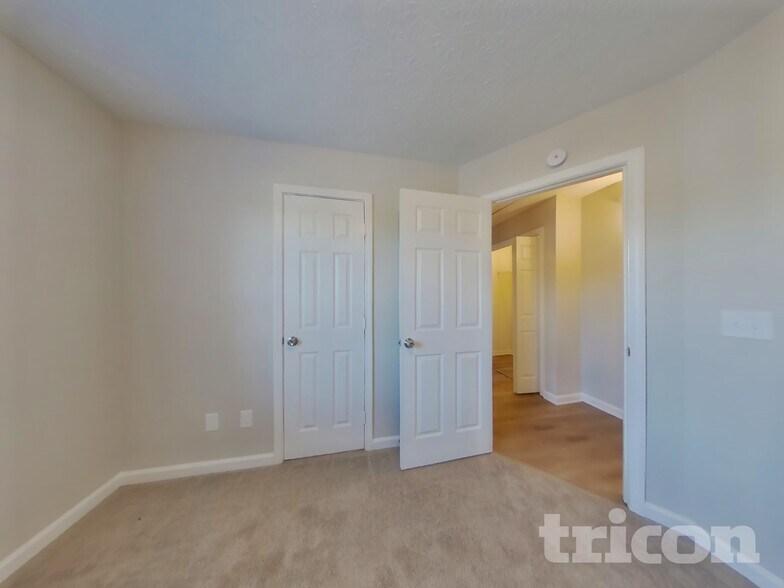 Building Photo - 40 Shenandoah Dr