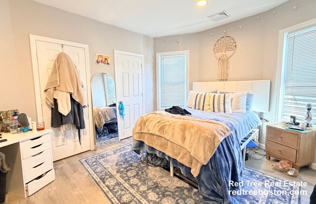 Building Photo - 39 Long Ave