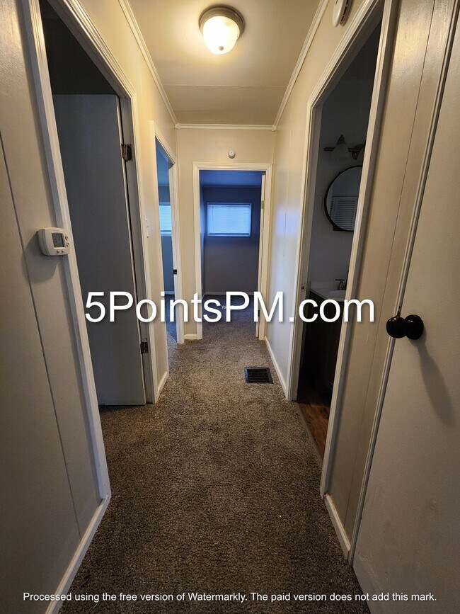 Building Photo - 1032 Andrew St