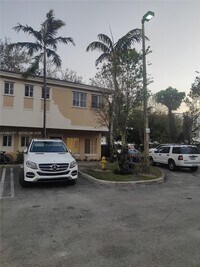 Building Photo - 3928 SW 52nd Ave