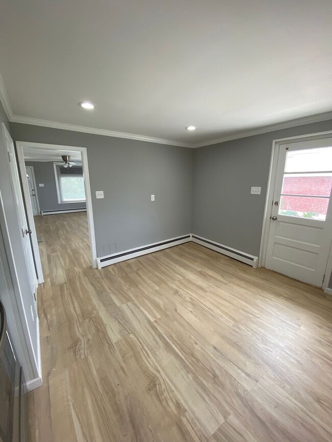 Building Photo - Cozy Renovated 2-Bedroom Home in Emmaus – ...