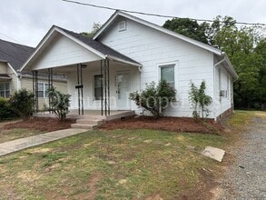 Building Photo - 4008 Leo St