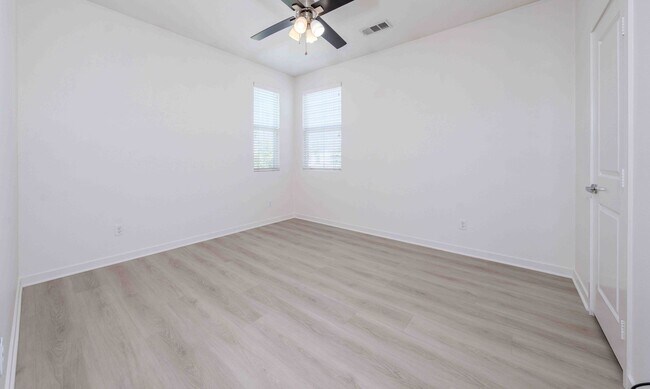 Building Photo - Modern, Move-In Ready Home with Attached 2-Car Garage