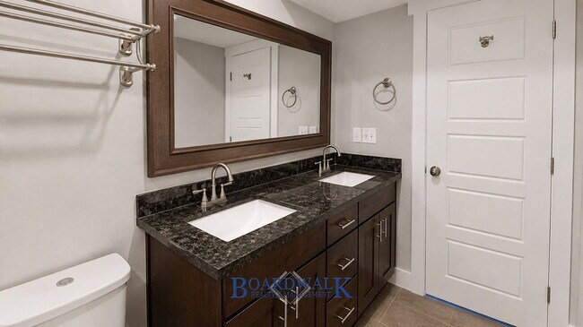 Building Photo - 555 S 900 E
