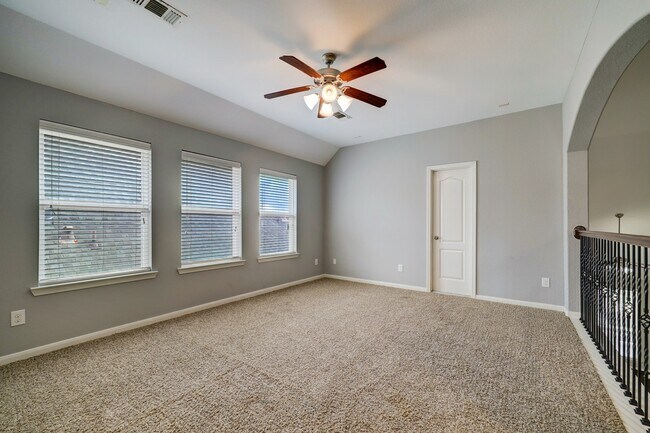 Building Photo - 6631 Larocke Trail
