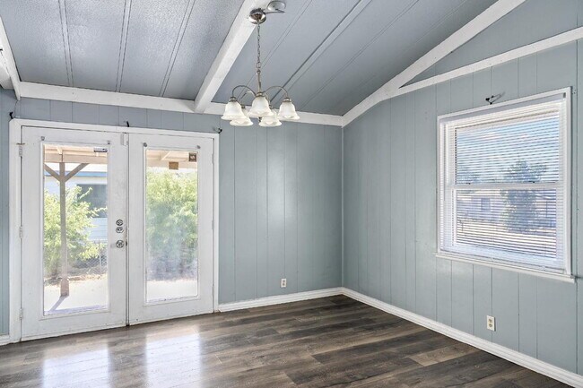 Building Photo - Welcome to your next home!