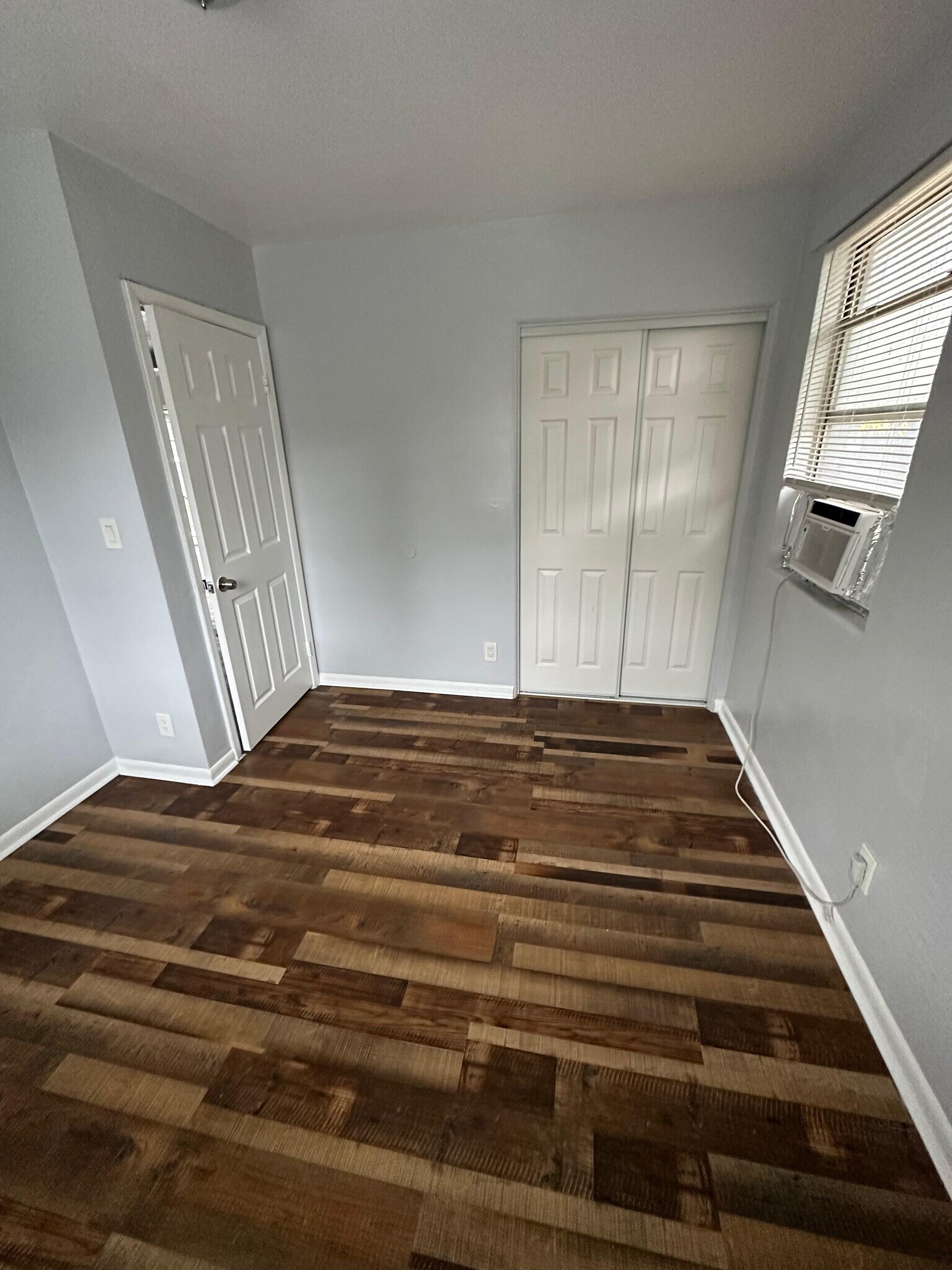 Building Photo - 2026 Palafox St