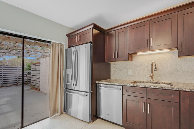 Building Photo - 803 8th Terrace