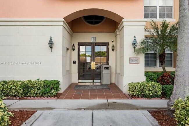 Building Photo - 19555 E Country Club Dr