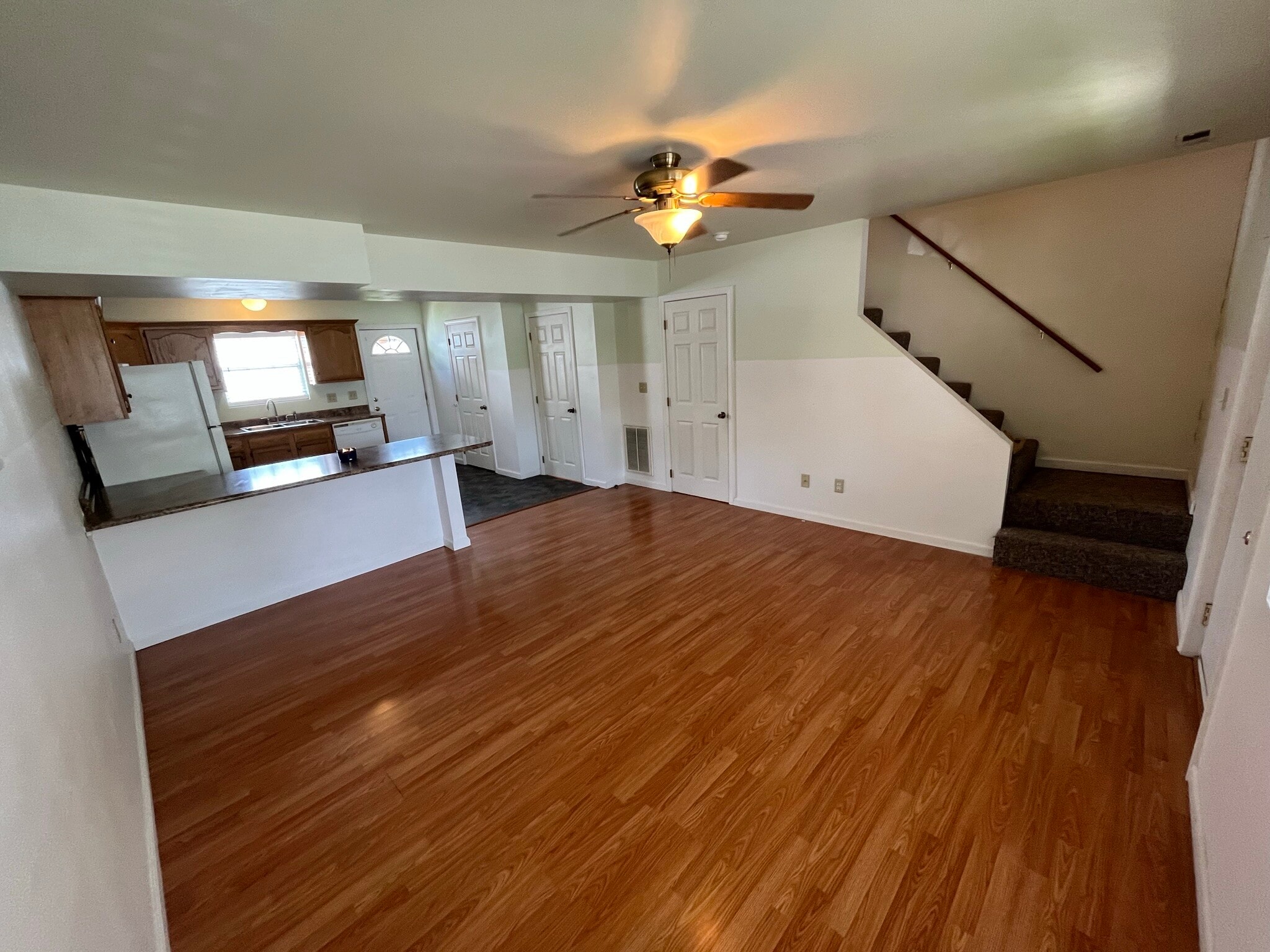 Building Photo - 9 - 13 E Verity St.