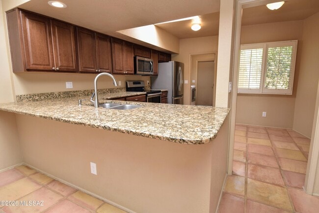 Building Photo - 5066 N Placita Del Lazo