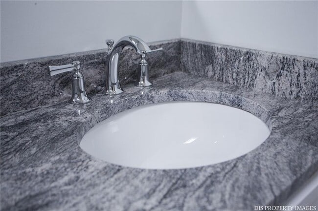 Building Photo - 30 Preston St