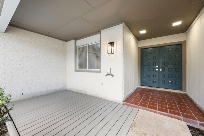 Building Photo - 12302 Eagle Rock Cove