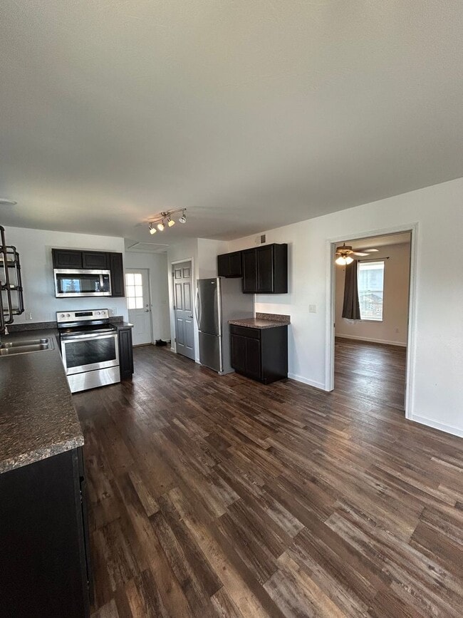 Building Photo - 11 Mullin St