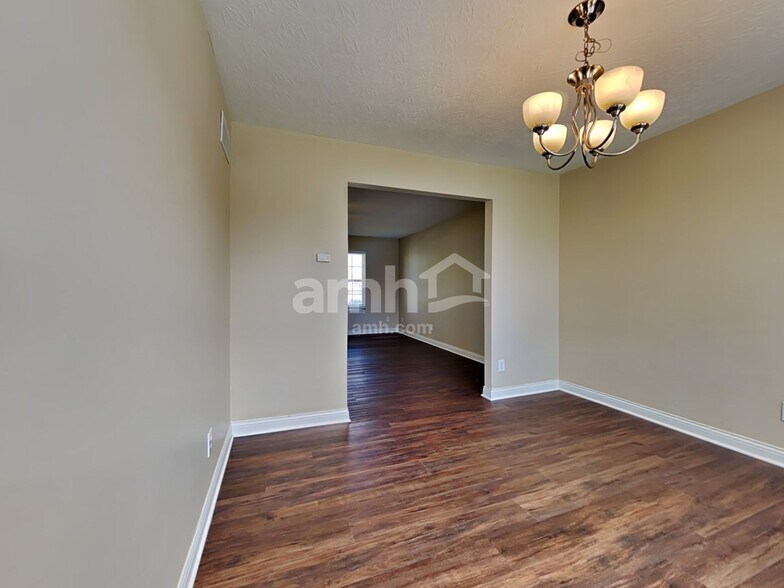 Building Photo - 8133 Darlene Ter