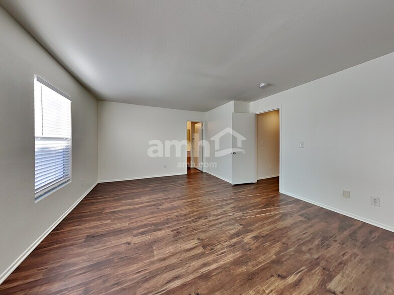 Building Photo - 1139 Black Cherry St