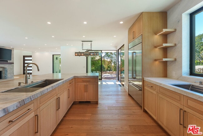 Building Photo - 382 Aderno Way