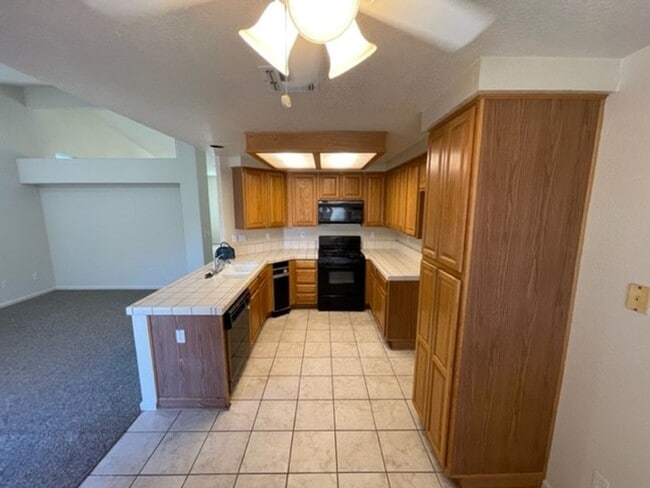 Building Photo - Rocklin four bedroom