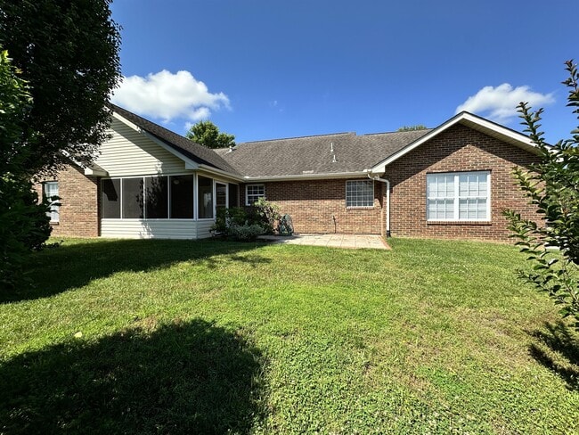Building Photo - 1114 Mercer Dr