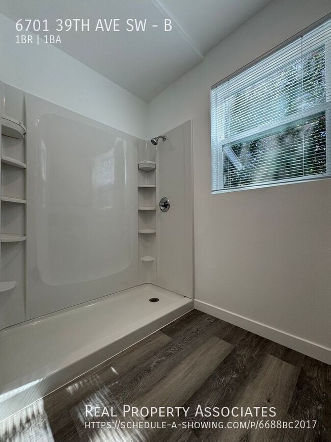 Building Photo - 6701 39th Ave SW