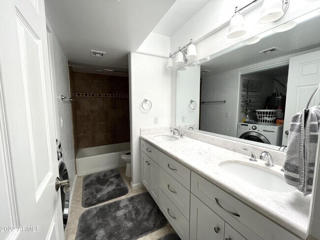 Building Photo - 8601 E Irish Hunter Trail