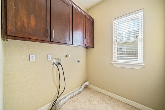 Building Photo - 6 Virginia Hills