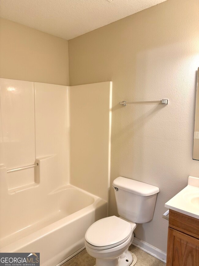 Building Photo - 412 Lawnwood Ct