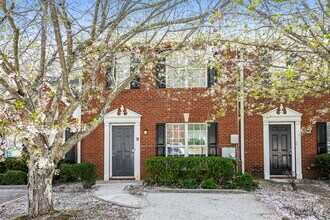 Building Photo - 5777 Strathmoor Manor Cir