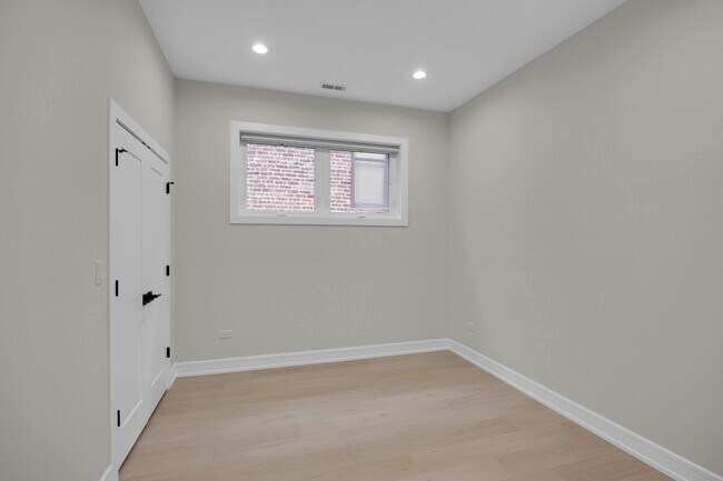 Building Photo - 4629 S Michigan Ave