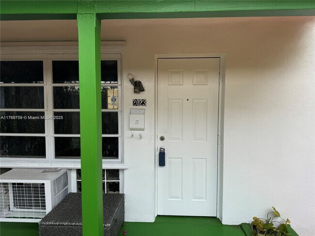 Primary Photo - 2023 Taylor St