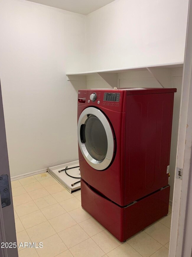 Building Photo - 9018 W Superior Ave