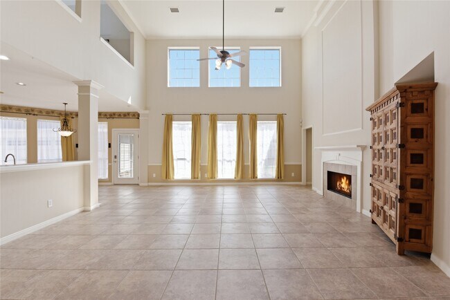 Building Photo - 5910 Willowfield Ct