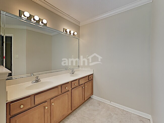 Building Photo - 1610 Polte Ln