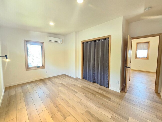 Building Photo - 825 S Montavilla Dr