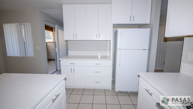 Building Photo - 1st Floor Remodeled Condo