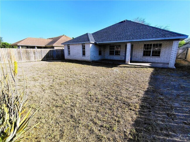 Building Photo - 17 Martin Ave