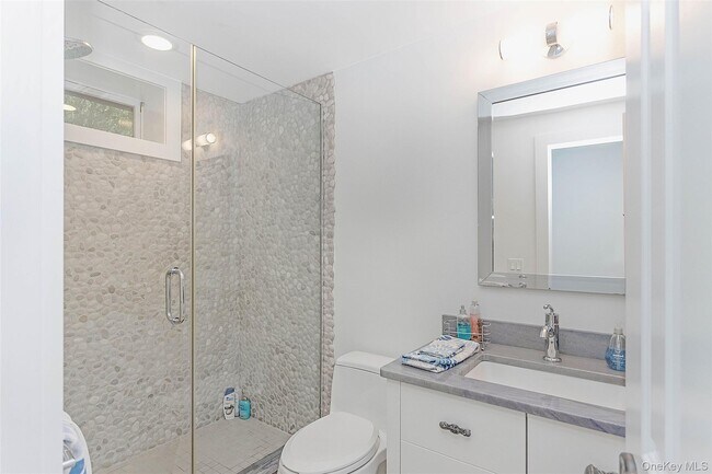 Building Photo - 2700 Sound Dr