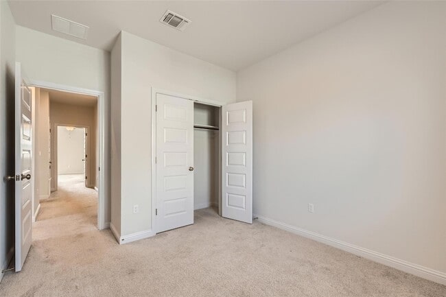 Building Photo - 7601 Frida Bend