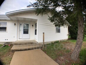 Building Photo - 812 N Bradley St