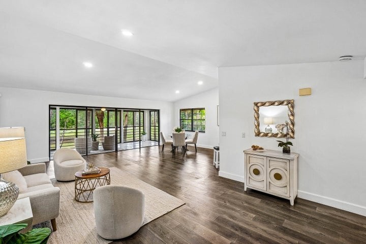 Building Photo - 11177 Aspen Glen Dr