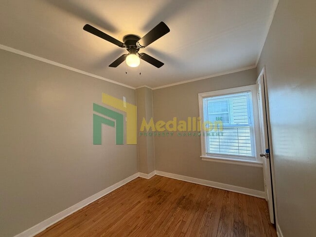 Building Photo - Updated 3-Bedroom Home with Spacious Kitchen