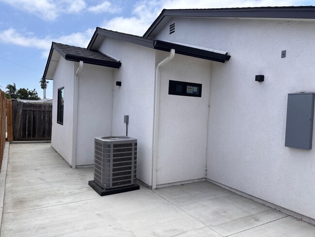 Building Photo - Brand New 2 Bedrooms 2 full baths home, AD...