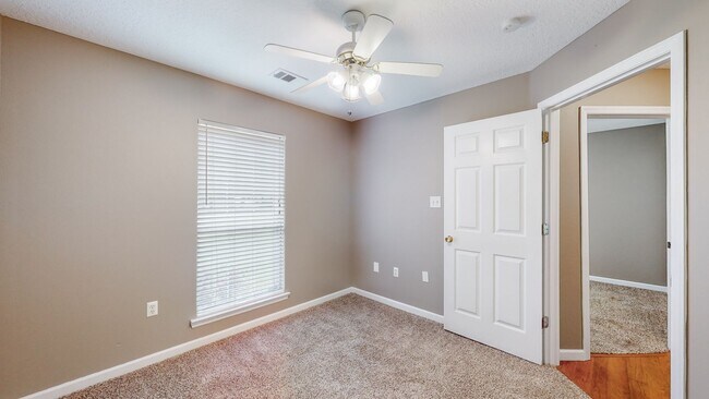 Building Photo - 3 Bedroom 2 Bathroom Home - Hope Creek Subdivision - Richmond Hill