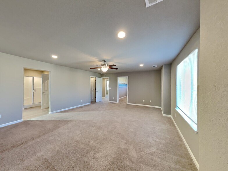 Building Photo - 3775 Thistledown Ct